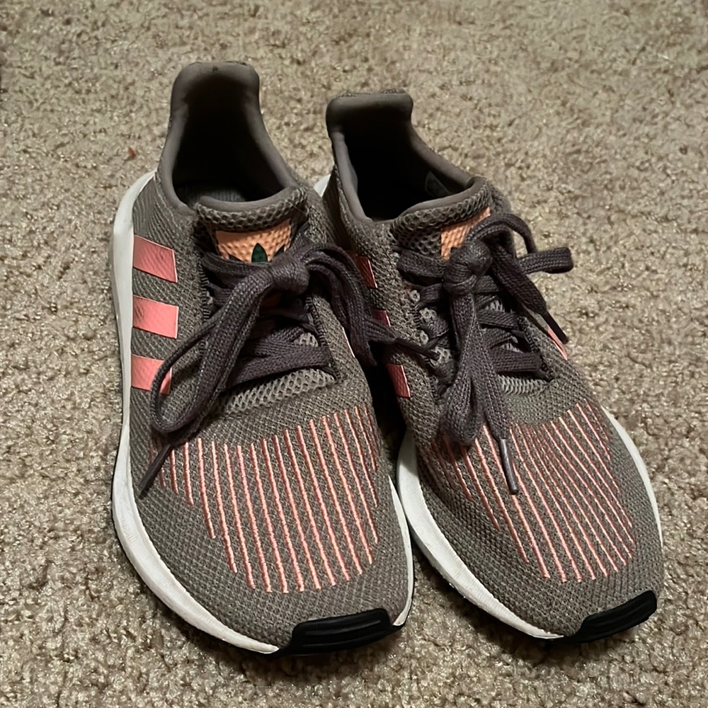Adidas Sneakers
